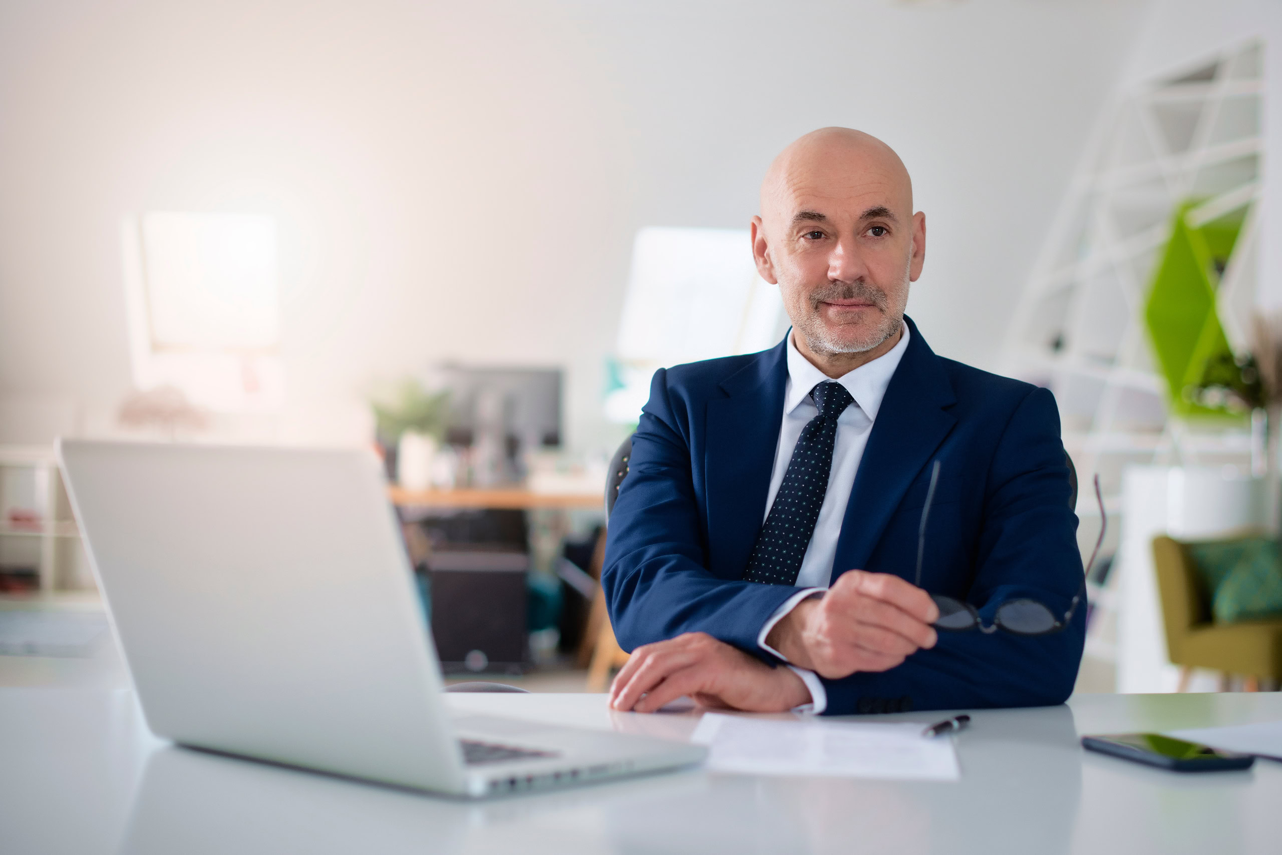 Geschäftsmann am Laptop